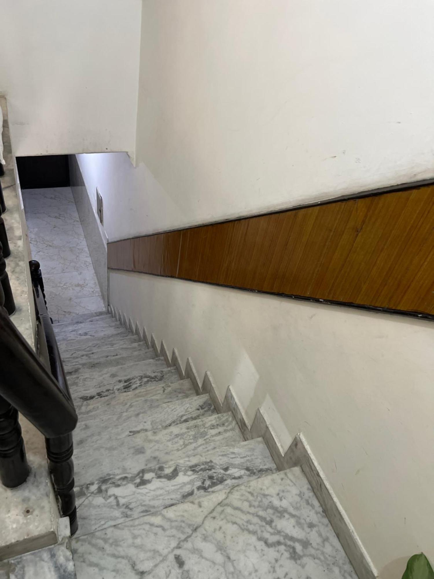 Raja Guest House -- Jalandhar Railway Station -- For Family, Couples, Travellers Extérieur photo