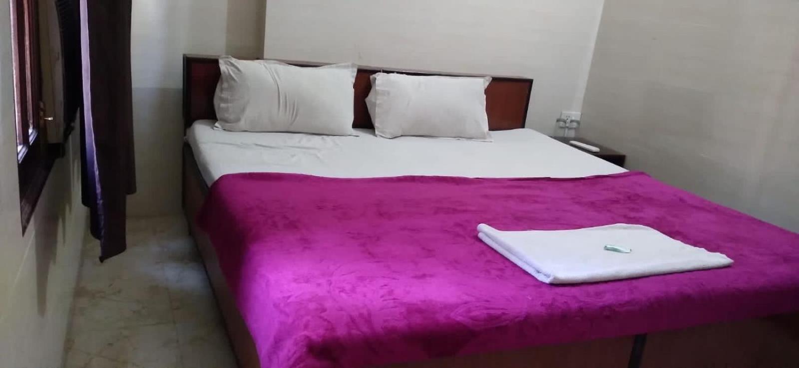 Raja Guest House -- Jalandhar Railway Station -- For Family, Couples, Travellers Extérieur photo