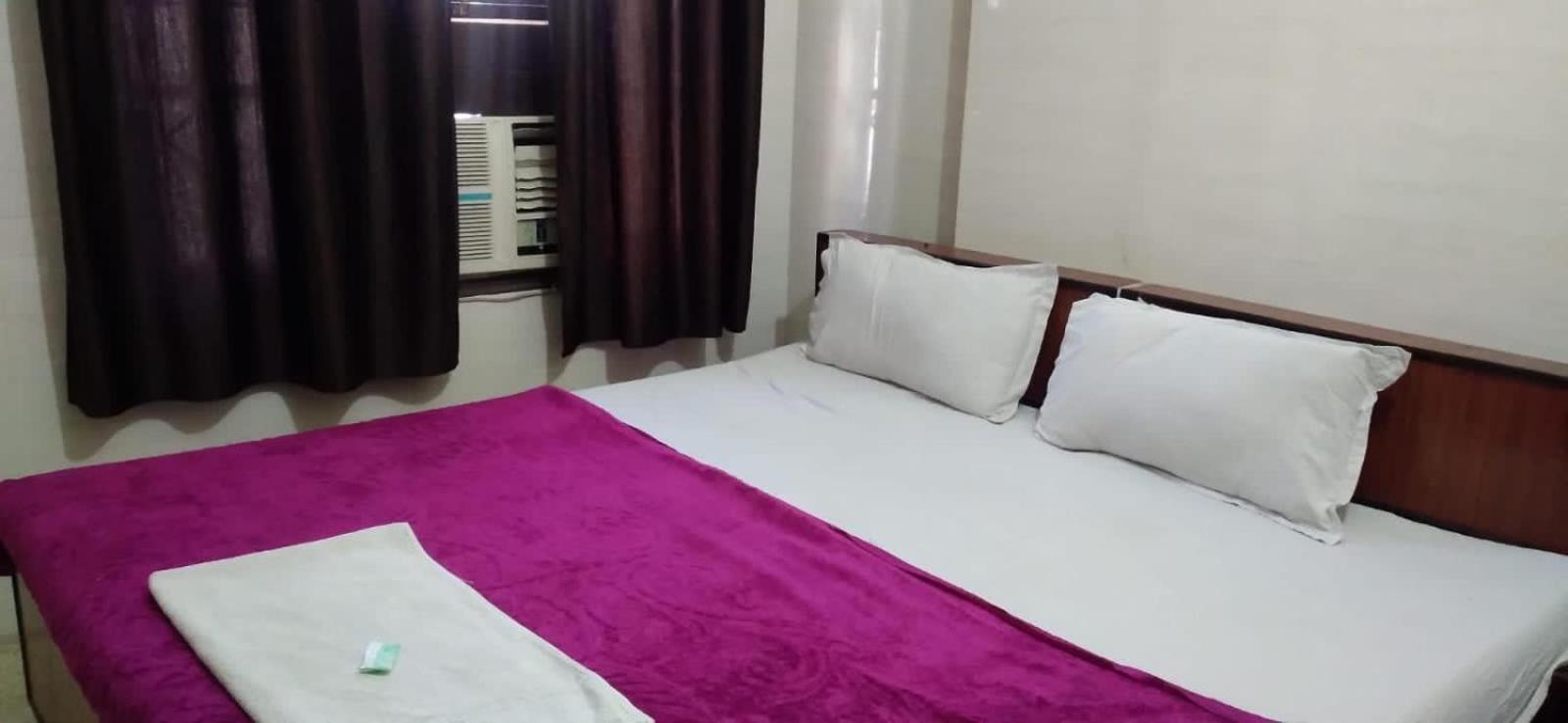 Raja Guest House -- Jalandhar Railway Station -- For Family, Couples, Travellers Extérieur photo
