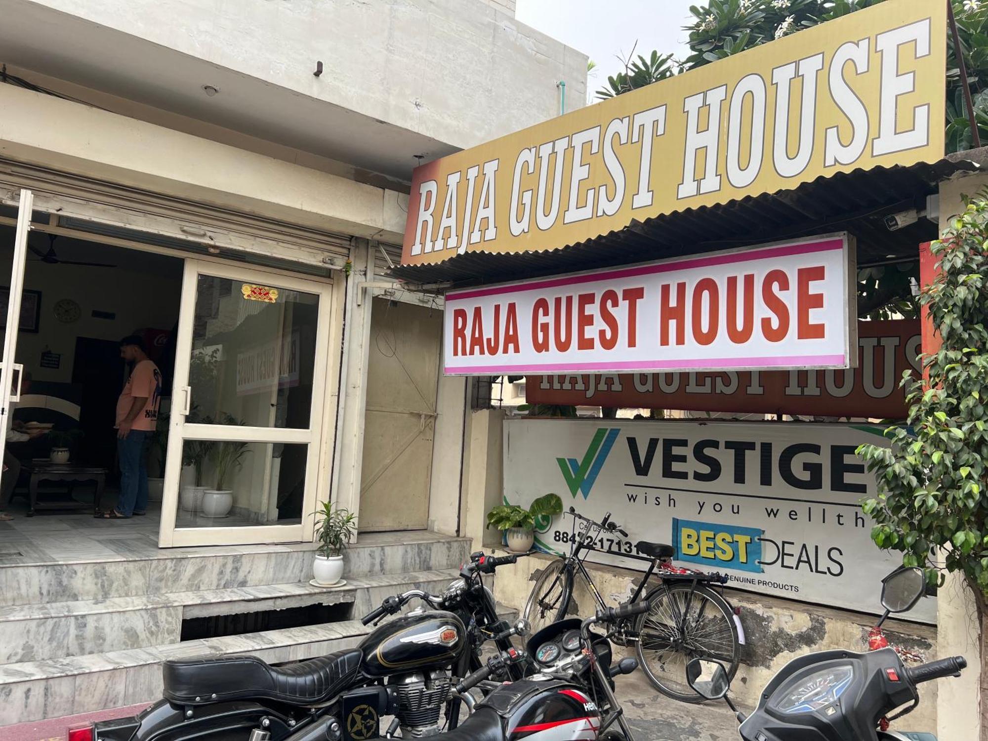 Raja Guest House -- Jalandhar Railway Station -- For Family, Couples, Travellers Extérieur photo