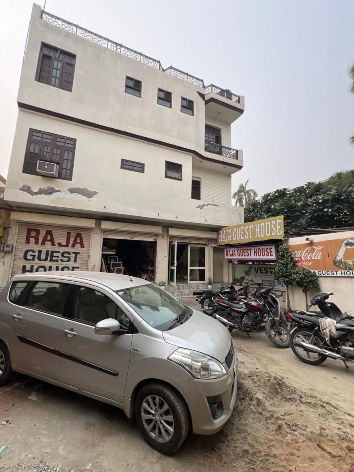Raja Guest House -- Jalandhar Railway Station -- For Family, Couples, Travellers Extérieur photo