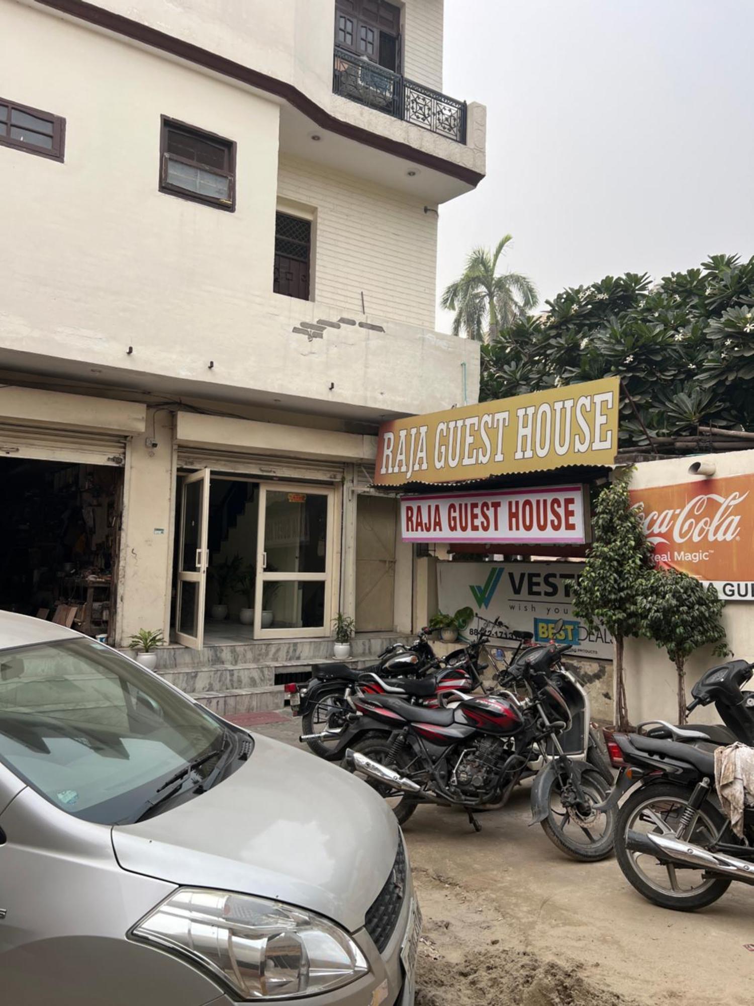 Raja Guest House -- Jalandhar Railway Station -- For Family, Couples, Travellers Extérieur photo