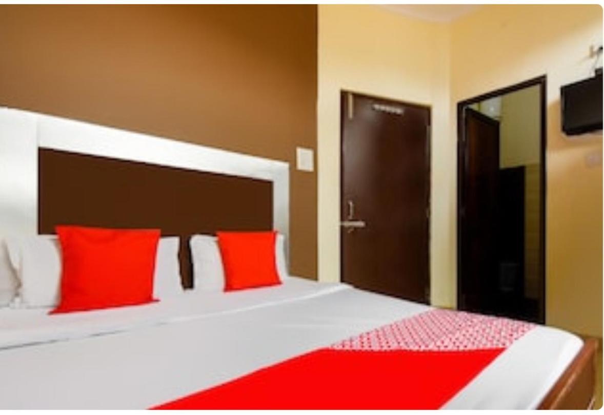 Raja Guest House -- Jalandhar Railway Station -- For Family, Couples, Travellers Extérieur photo