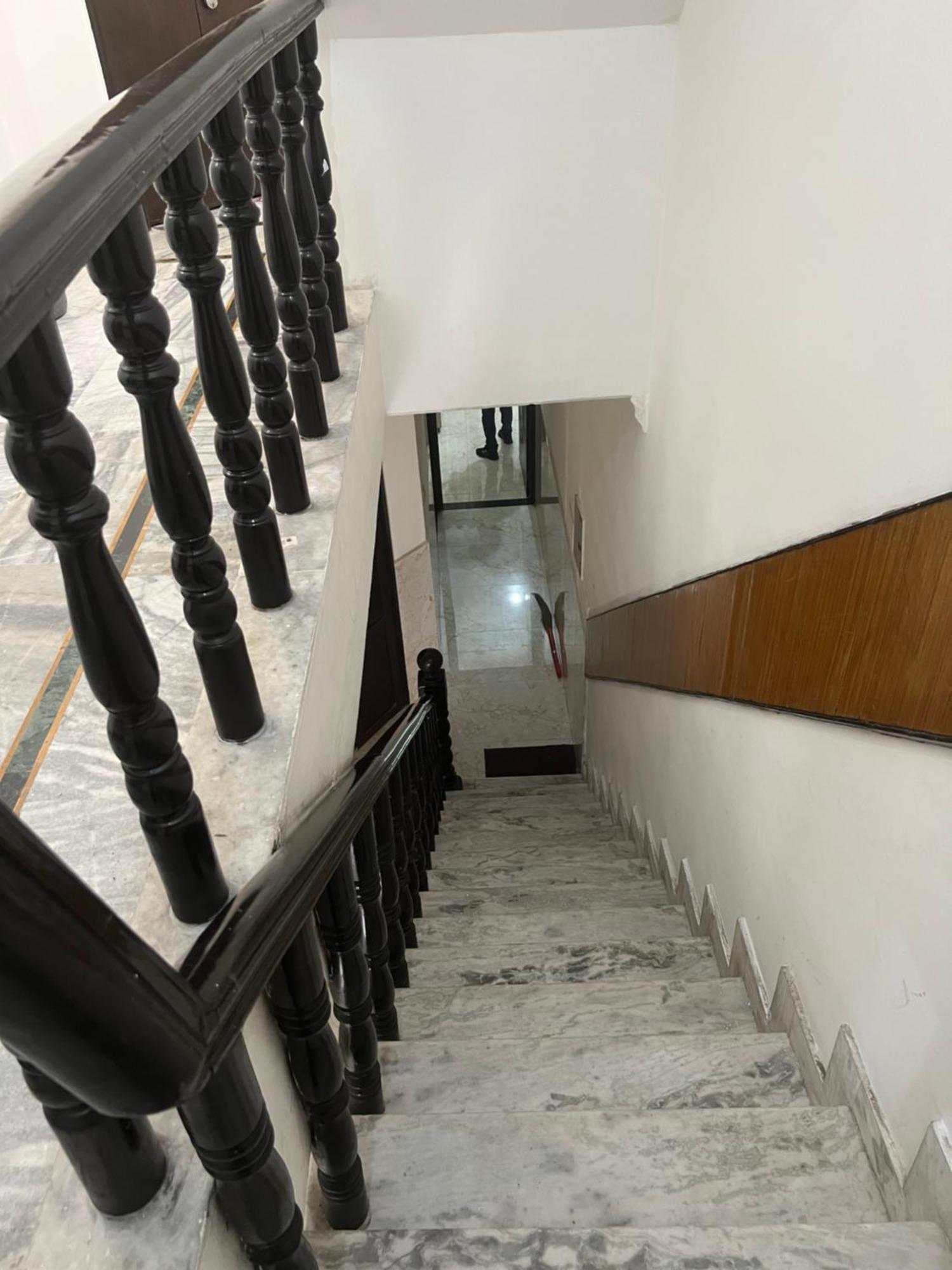 Raja Guest House -- Jalandhar Railway Station -- For Family, Couples, Travellers Extérieur photo